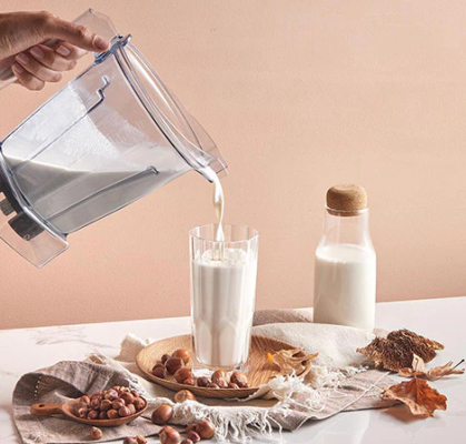 Vegane Haselnussmilch - Vitamix: Rezept für eine vegane Haselnussmilch