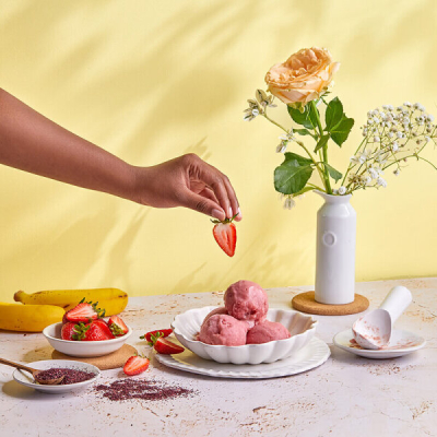 Hibiskus-Erdbeer-Eis - Leckere Desserts schnell und einfach mit dem Vitamix